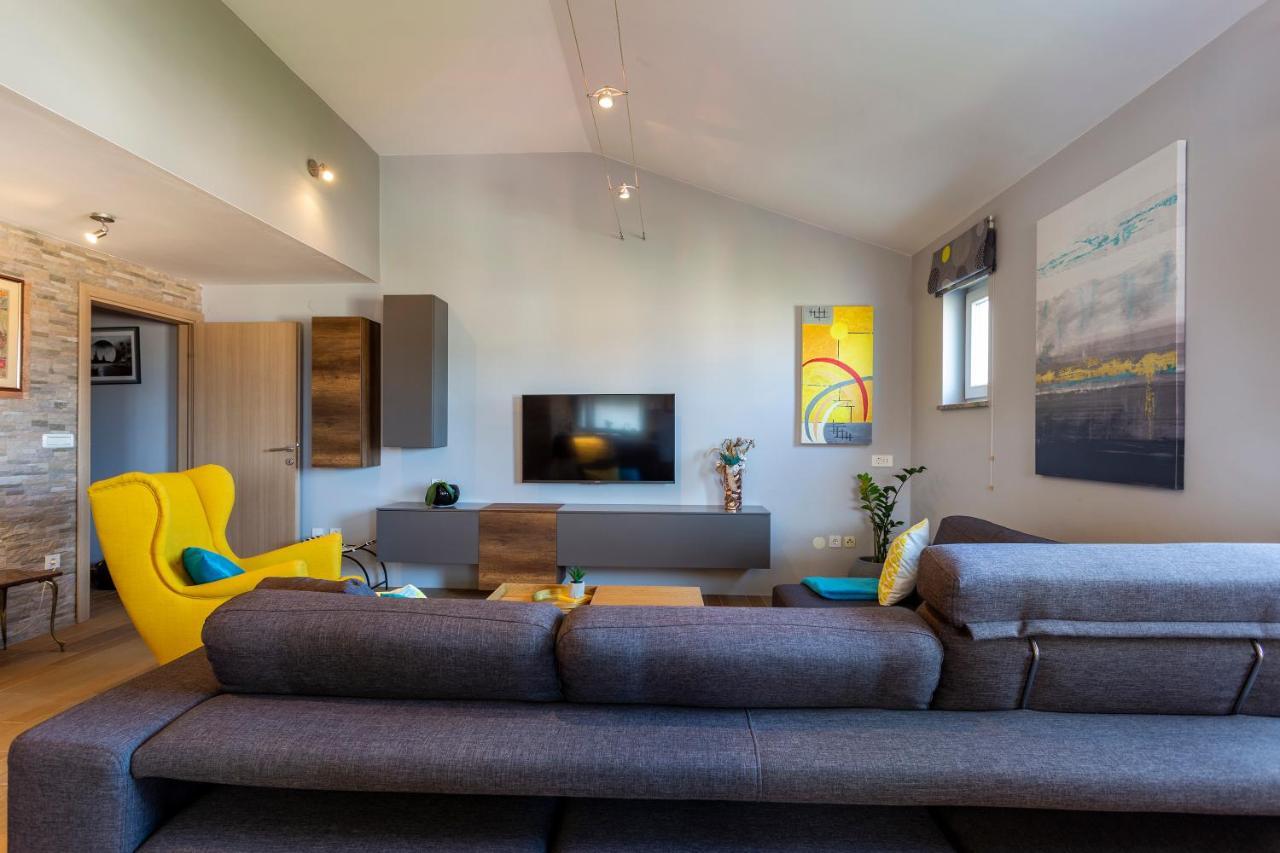 Apartman Ember Pula Exterior foto