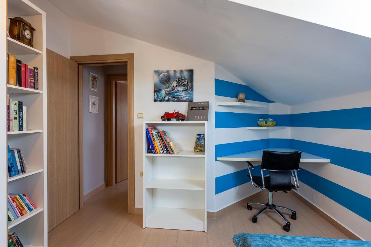Apartman Ember Pula Exterior foto